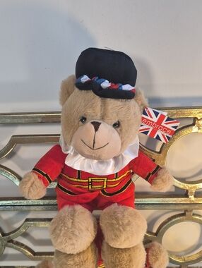 Beefeater Royal Guard Teddy Bear Plush by Elgate Embrace, 11.5", Brown & Red.